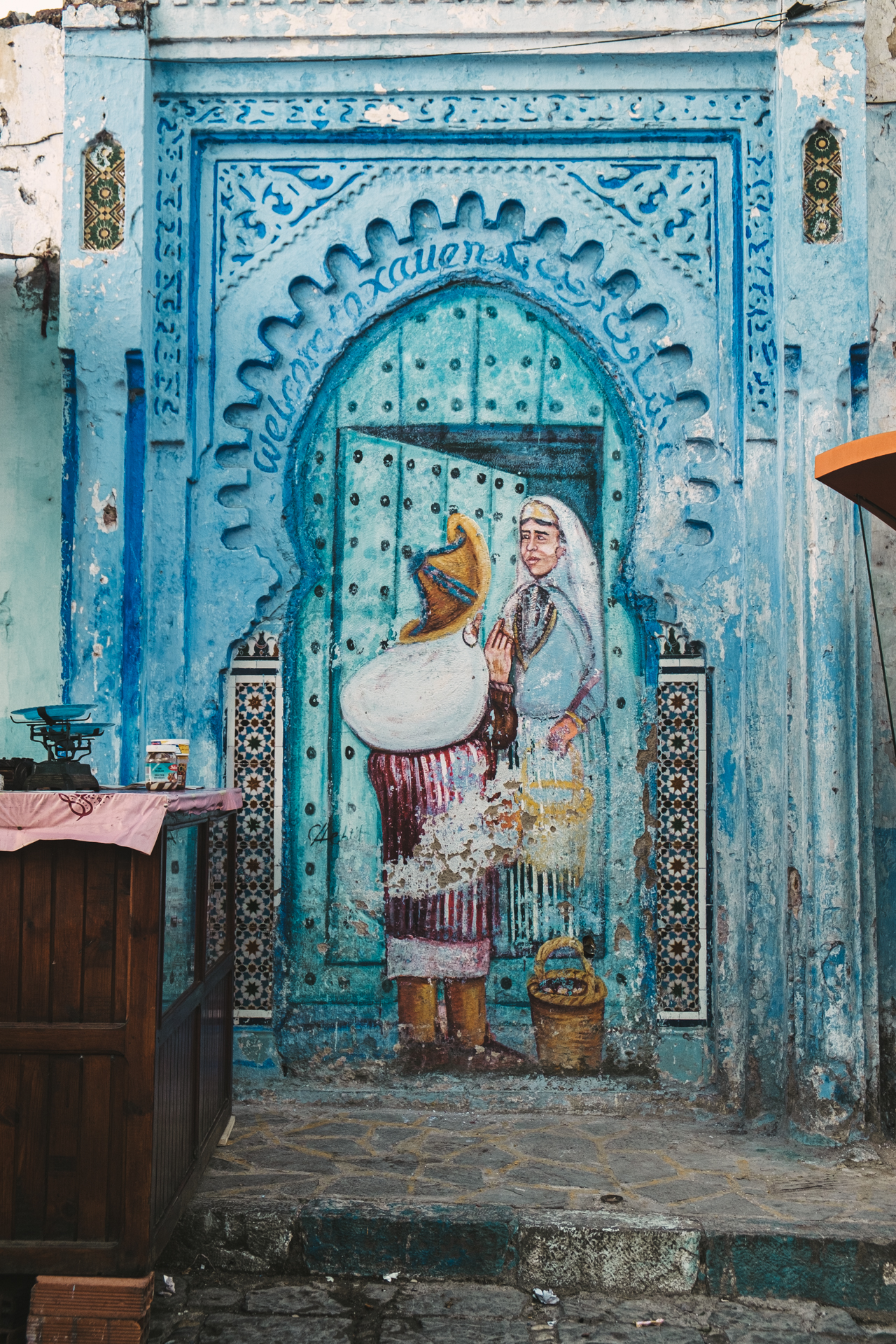 CHEFCHAOUEN/MOROCCO – JUNE 2013: life in the old blue medina